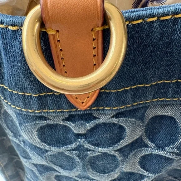 Coach Field Tote in Signature Denim - Picture 8 of 12